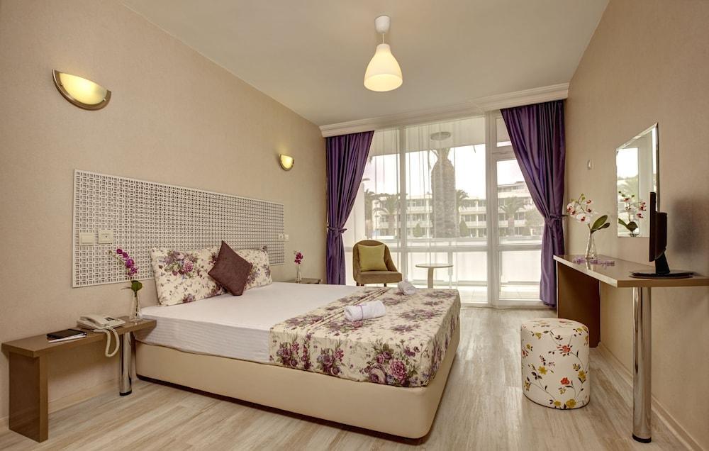 A 11 Hotel Çeşme エクステリア 写真