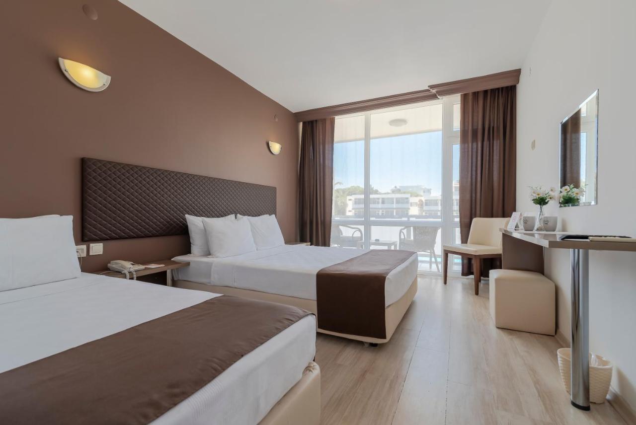 A 11 Hotel Çeşme エクステリア 写真